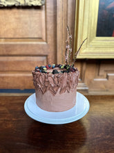 Load image into Gallery viewer, Wedding cakes