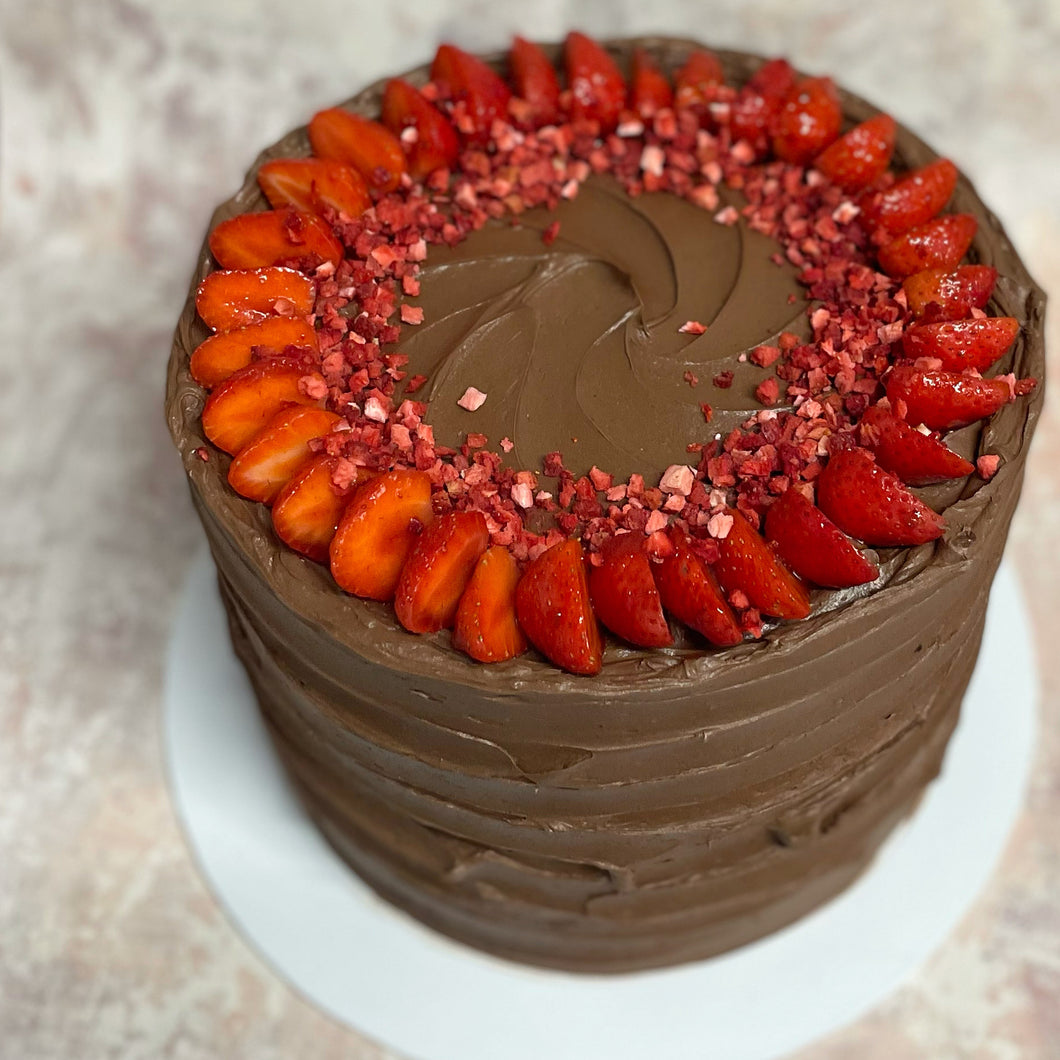 Vanilla Bliss, Chocolate and strawberry cake