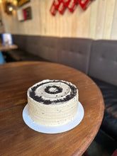 Load image into Gallery viewer, Oreo cake with Coffee oreo buttercream
