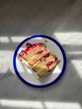 Load image into Gallery viewer, Box of cake slices!
